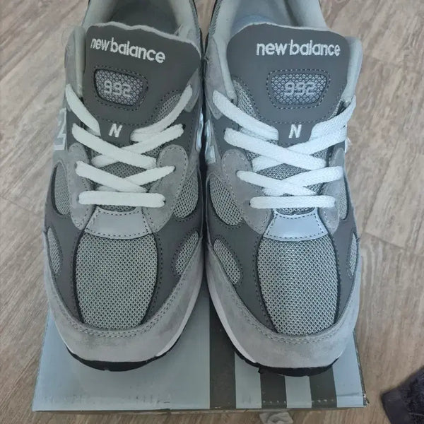 [BUNJANG] New Balance 992 Grey Sneakers (US 9) / 뉴발란스992. (270)