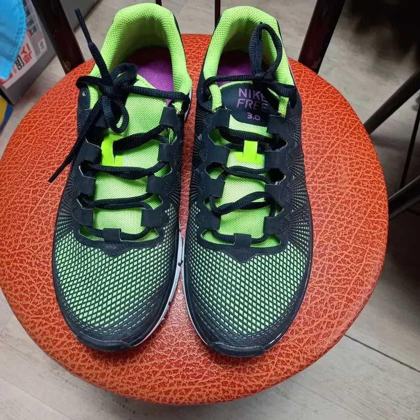 [BUNJANG] Nike Free 3.0 Fluorescent Black Running Shoes 260 / 나이키 프리 3.0 형광 블랙 운동화260