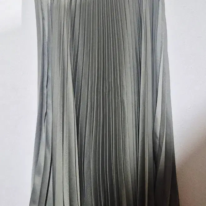 [BUNJANG] Club Monaco Pleated Skirt Khaki / 클럽모나코 플리츠 스커트 카키