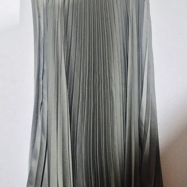 [BUNJANG] Club Monaco Pleated Skirt Khaki / 클럽모나코 플리츠 스커트 카키