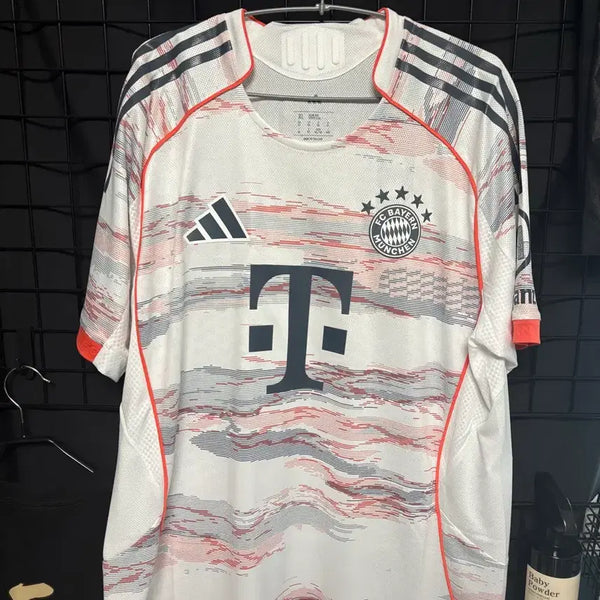 [BUNJANG] Bayern Munich 2025/26 Away Kim Min Jae Signed Jersey XL / 바이에른 뮌헨 25/26 어웨이 XL 김민재 마킹