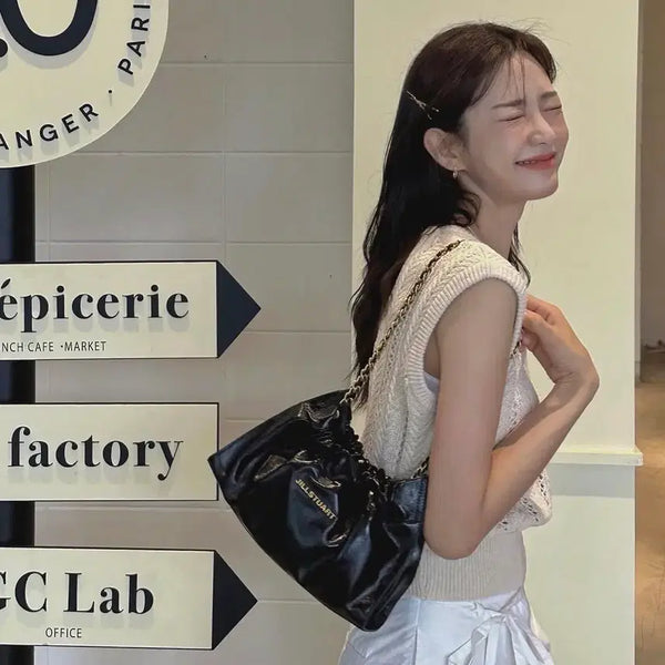 [BUNJANG] JILLSTUART Coco Chain Drawstring Shoulder Bag M Black / [질스튜어트] 코코체인 블랙 드로우스트링 숄더백 M
