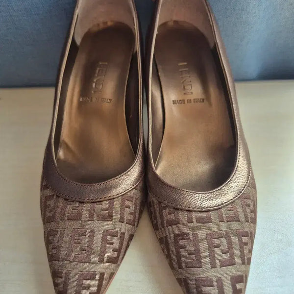 [BUNJANG] Fendi Signature F Logo Jukebox Pumps Heel 37.5 / 펜디 시그니처 로고 펌프스 힐 37.5