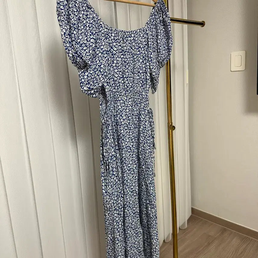 [BUNJANG] Unique Side Slit Flower Pattern Long Dress / 옆구리 뻥 플라워 패턴 롱 원피스