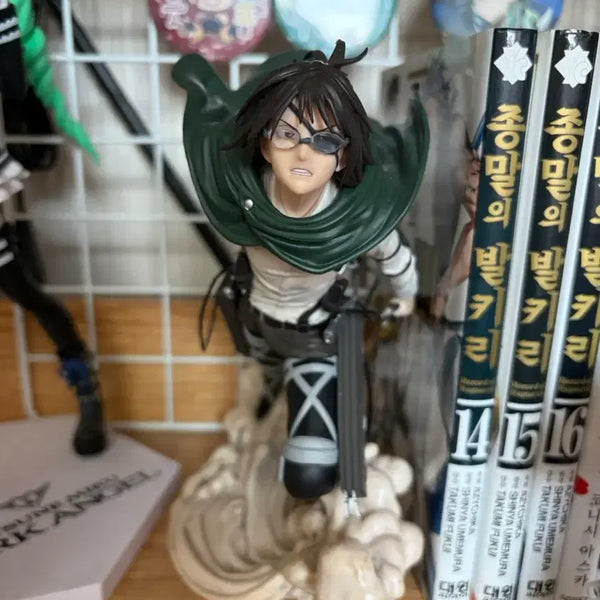 [BUNJANG] Attack on Titan Hange Zoe Figure Ichiban Kuji (Missing One Sword) / 진격의 거인 한지 피규어 제일복권 (한쪽 칼날 없음
