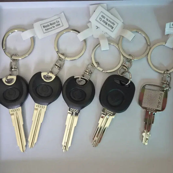 [BUNJANG] Mazda Collectible Keyring Charm / 마쯔다 자동차 키 키링 팝니다.