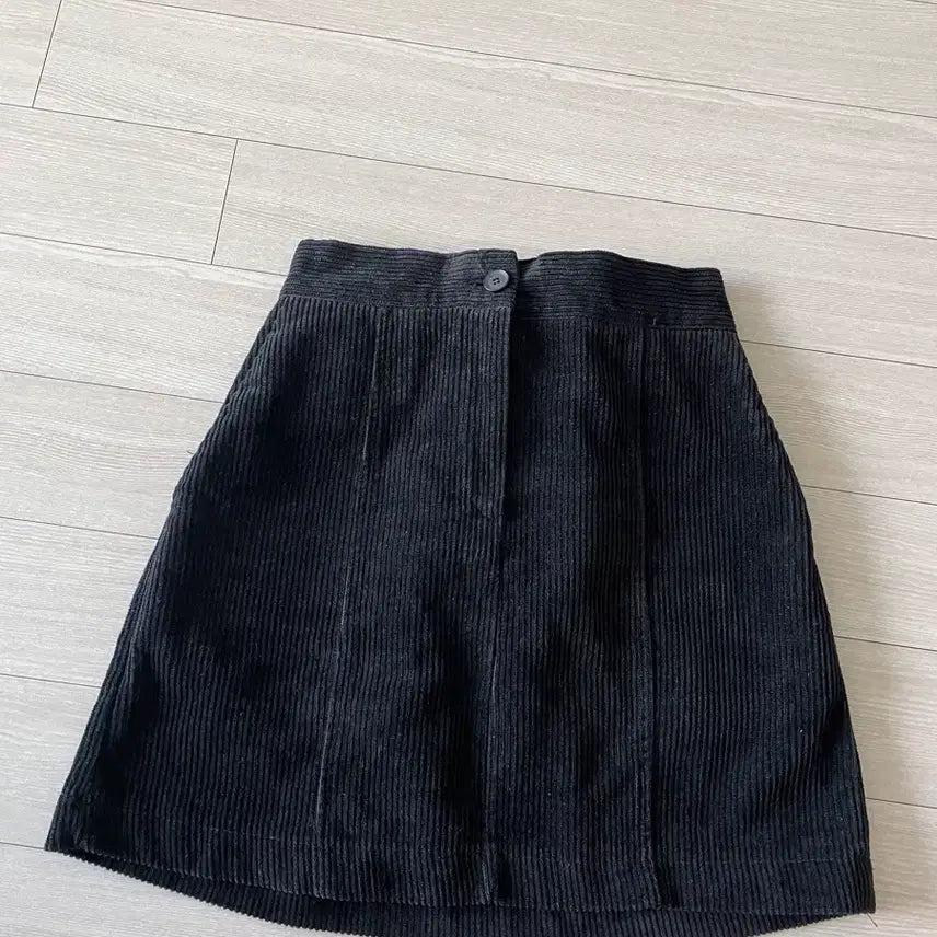 [BUNJANG] Black Corduroy Midi Skirt / 검정색 코듀로이 스커트