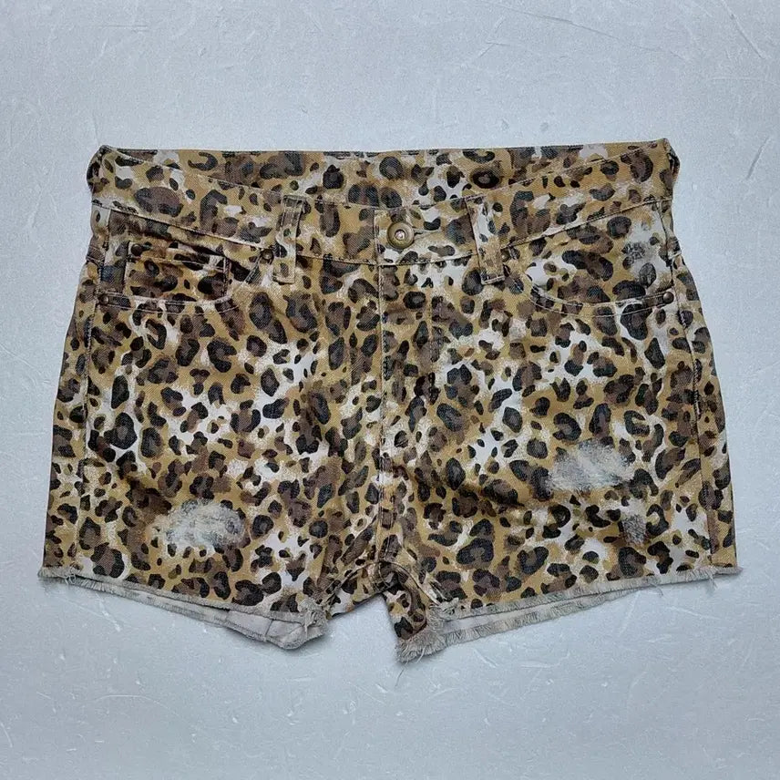 [BUNJANG] JEANASIS Leopard Distressed Denim Shorts (M) / [M] JEANASIS 지나시스 레오파드 디스트로이드 데님 숏팬츠