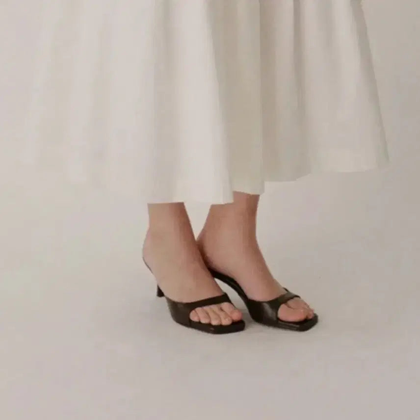 [BUNJANG] Howles Bridge Hill Brown Leather Heels / 호와스 bridge hill 브라운 230