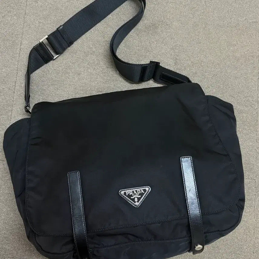 [BUNJANG] Prada Tessuto Nylon Crossbody Bag Black / 프라다 테수토 나일론 크로스백 블랙