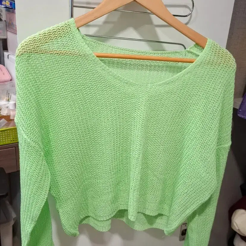 [BUNJANG] Light Green V-Neck Summer Knit (New) / 연두색 브이넥 썸머 니트(새상품)