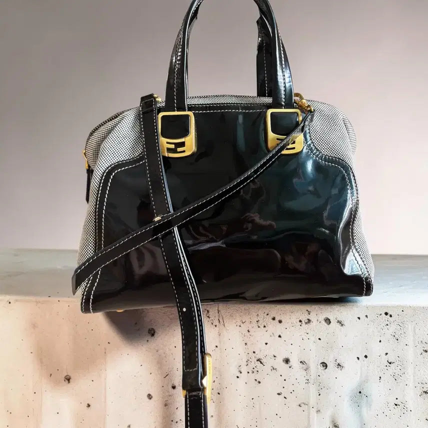 [BUNJANG] Fendi Shoulder Bag Black Patent Combination / 펜디 숄더백 블랙 페이던트 콤비