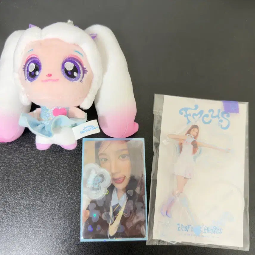 [BUNJANG] Ena Cheering Stick, Photocard, Acrylic Keyring Bundle Set / 하츠투하츠 응원봉 에이나 포카 포커스 아크릴 양도 하투하 하츄핑