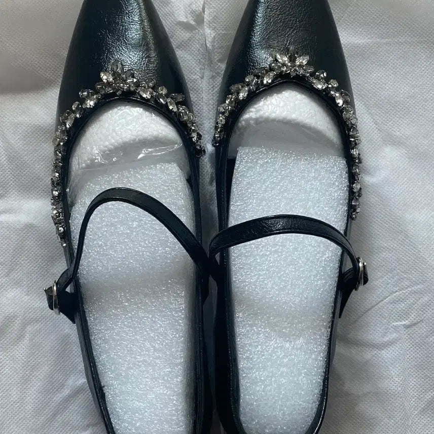 [BUNJANG] Black Jewel Strap Flat Shoes - Women's Size 240 / 블랙 스트랩 플랫 슈즈