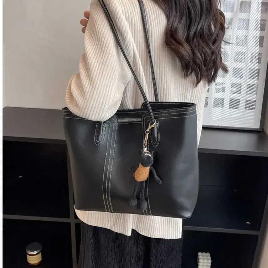 [BUNJANG] Black Stitch Shoulder Bag / 블랙 스티치 숄더백