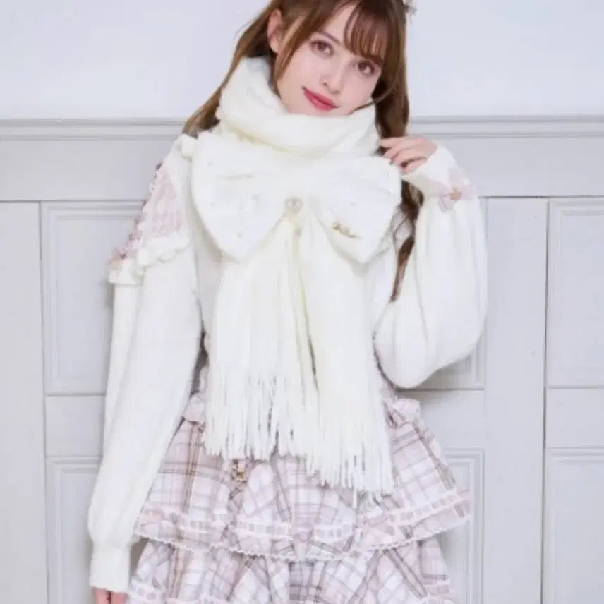 [BUNJANG] Lizlisa Shaggy Ribbon Stole Muffler White / 리즈리사 샤기 리본 스톨 머플러 화이트 양산형 지뢰계 양지뢰