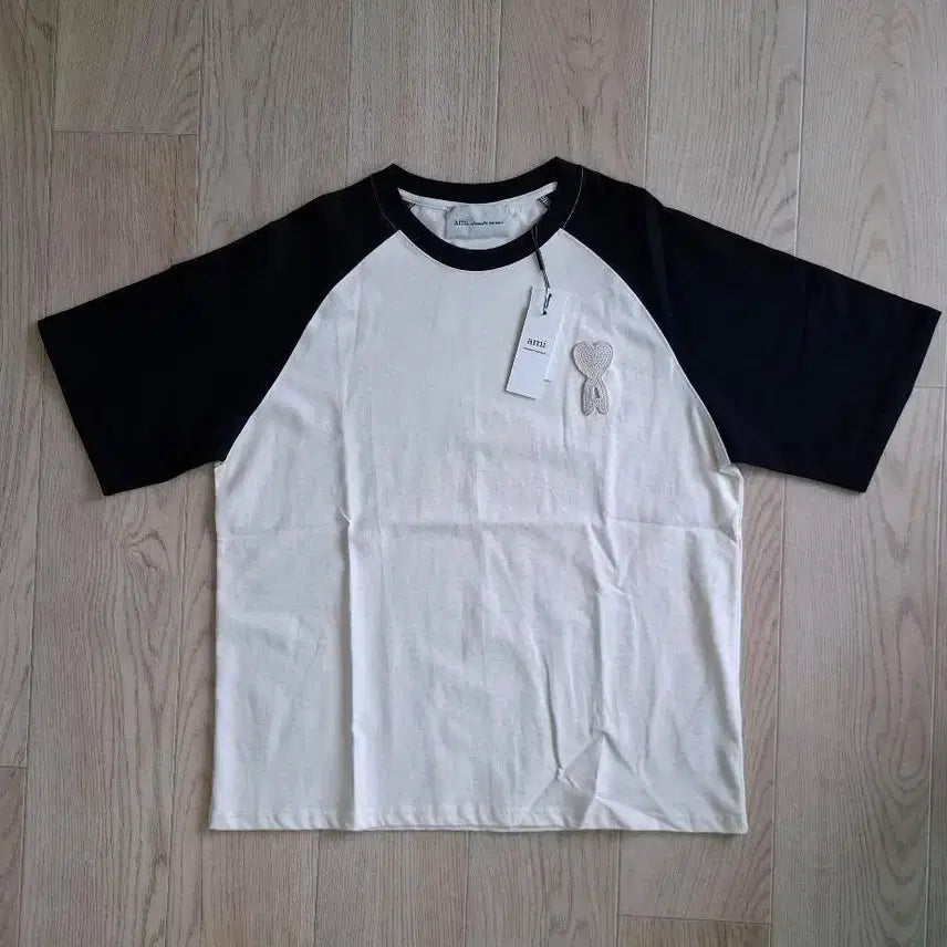 [BUNJANG] AMI Alexandre Mattiussi Raglan Oversized Short Sleeve T-Shirt Ivory/Black / AMI 아미 알렉상드르 마티우 나그랑 오버핏 반팔티 L(새상품)