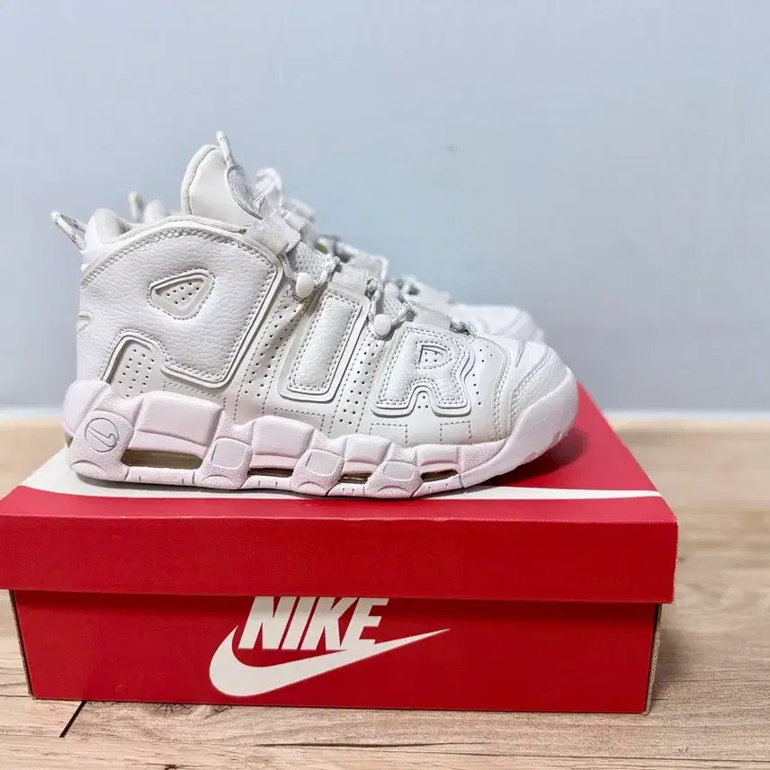 [BUNJANG] Nike Air More Uptempo White Sneakers (275) / 나이키 에어 모어 업템포