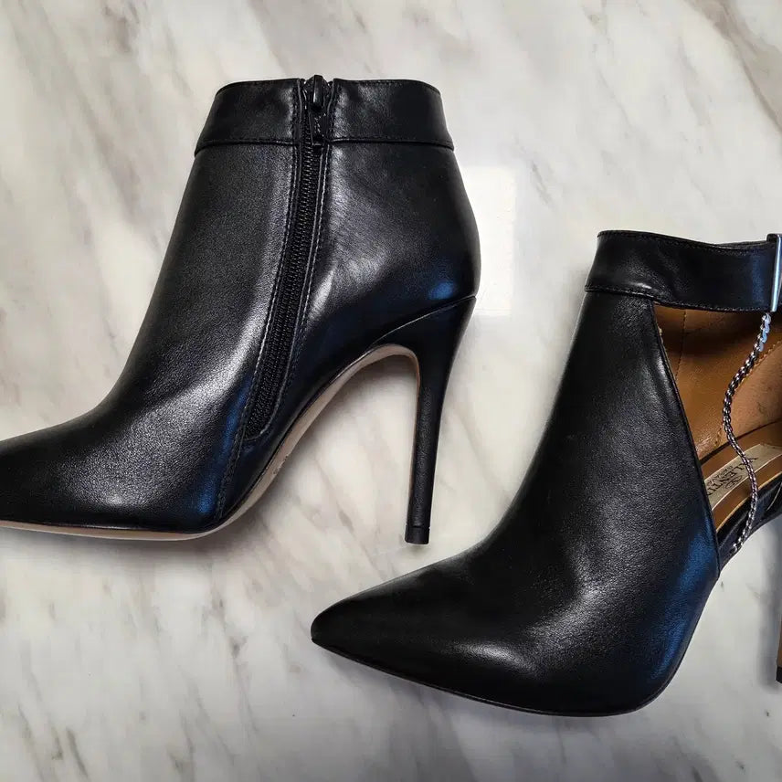 [BUNJANG] Valentino Side Cut-Out Chain Ankle Boots / 발렌티노 사이드 컷아웃 체인 앵글부츠