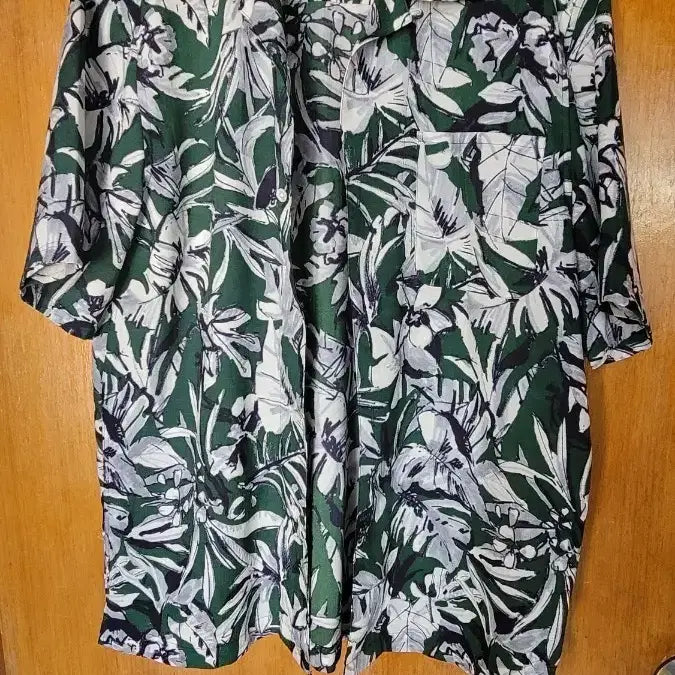 [BUNJANG] Galaxy Shirt Green Pattern (105) / 갤럭시 셔츠 그린 패턴(105)