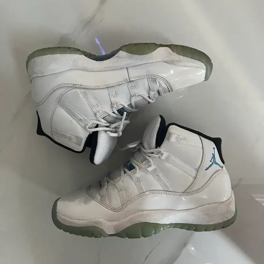 [BUNJANG] Air Jordan 11 Legend Blue Sneakers / 조던 11 레전드블루