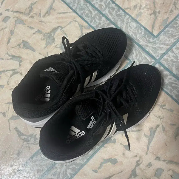 [BUNJANG] Adidas Sneakers / 아디다스 운동화
