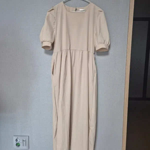 [BUNJANG] Beige Puff Sleeve Long Dress / 베이지색 퍼프 소매 롱 원피스
