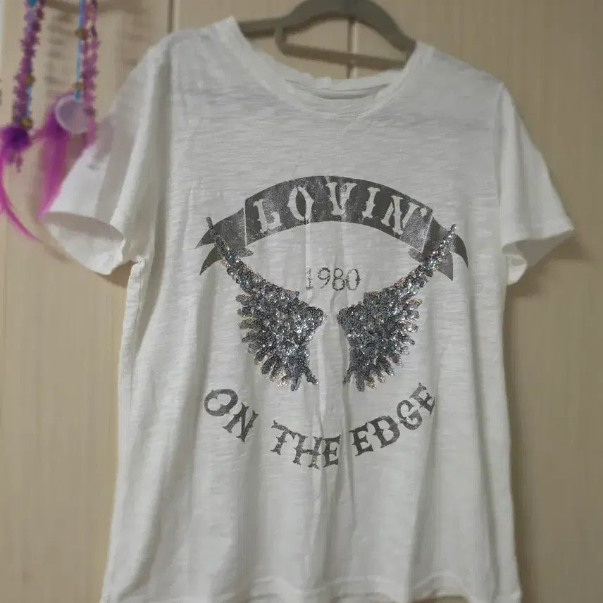 [BUNJANG] Sequin Wing Detail Cotton T-Shirt / 스팽글 면 티셔츠
