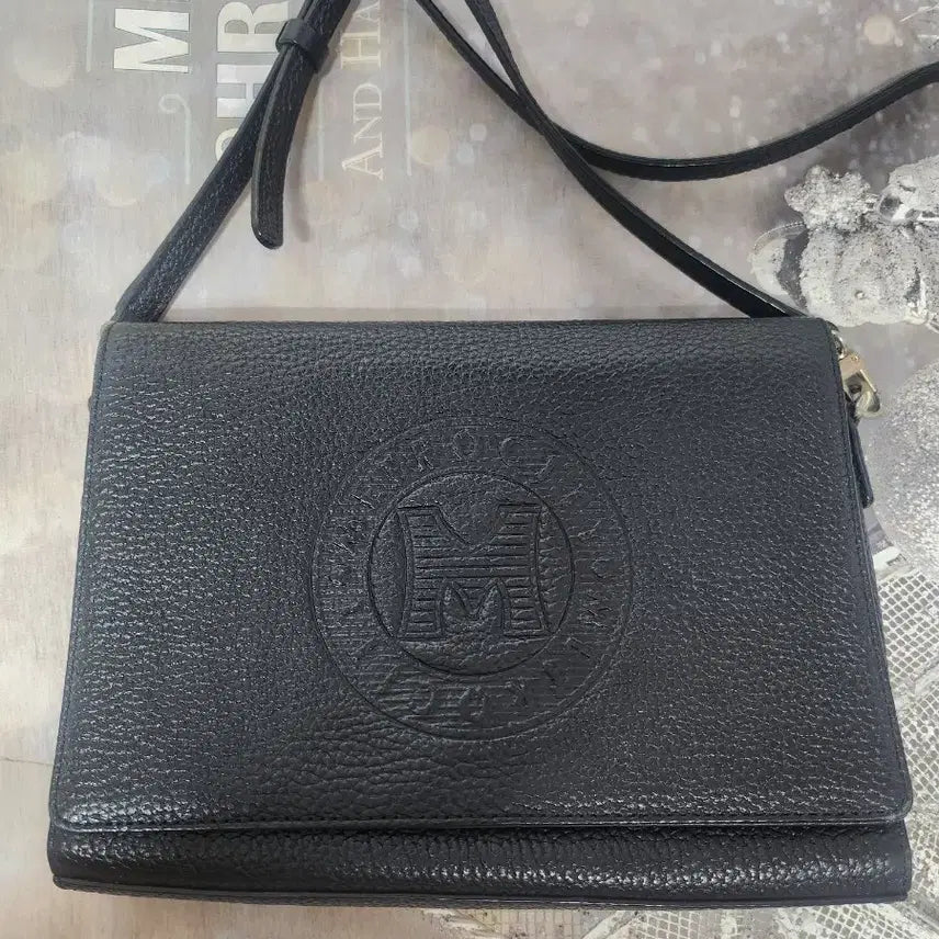 [BUNJANG] Authentic Metrocity Black Crossbody Bag / 정품 메트로시티 블랙 크로스백