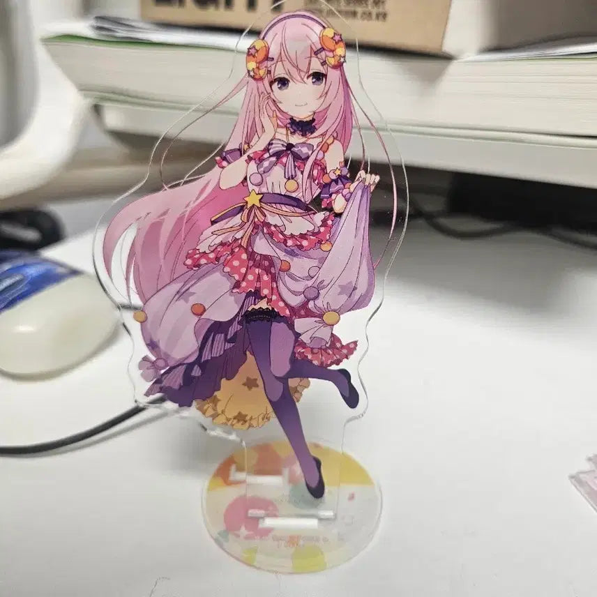 [BUNJANG] Project SEKAI Wonderland Showtime Luka Megurine Acrylic Stand / 프로젝트 세카이 원더랜즈쇼타임 한정판 메구리네 루카 아크릴 스탠드