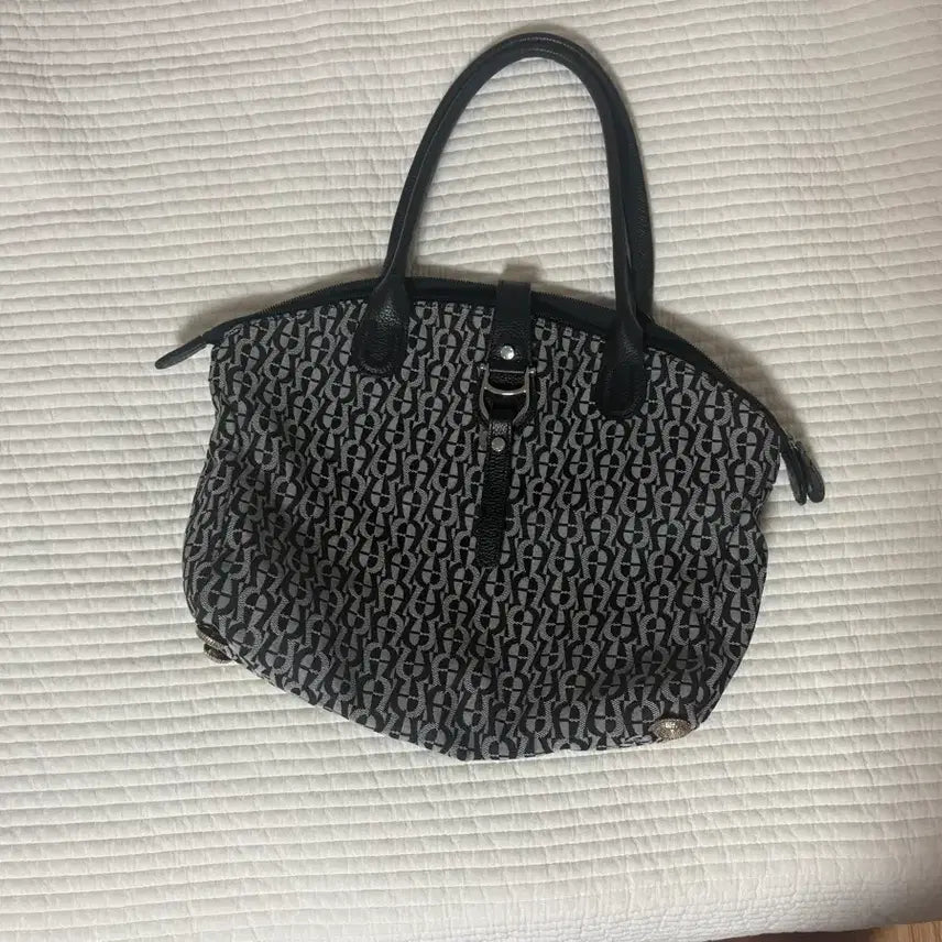 [BUNJANG] Aigner Logo Pattern Tote Bag / 아이그너백
