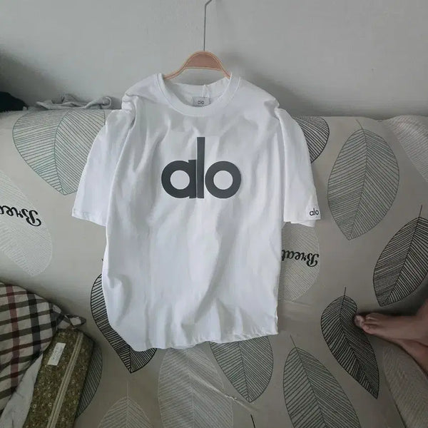 [BUNJANG] Alo Yoga Short Sleeve T-Shirt White / 알로 요가 반팔 티셔츠 화이트