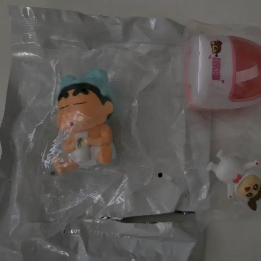 [BUNJANG] Crayon Shin-chan Bath Figure & Yuri Cat Bag Figure Bundle / 짱구 목욕 피규어 유리 고양이가방 피규어 일괄 판매