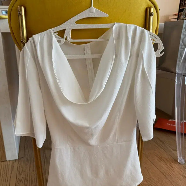 [BUNJANG] Retiella White Shoulder Open Blouse / 화이트 숄더 오픈  블라우스 (레티첼라)