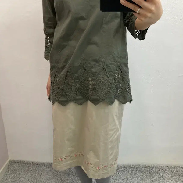[BUNJANG] Vintage Light Beige Embroidered Flower Skirt / 빈티지 연베이지 플라워 자수 스커트