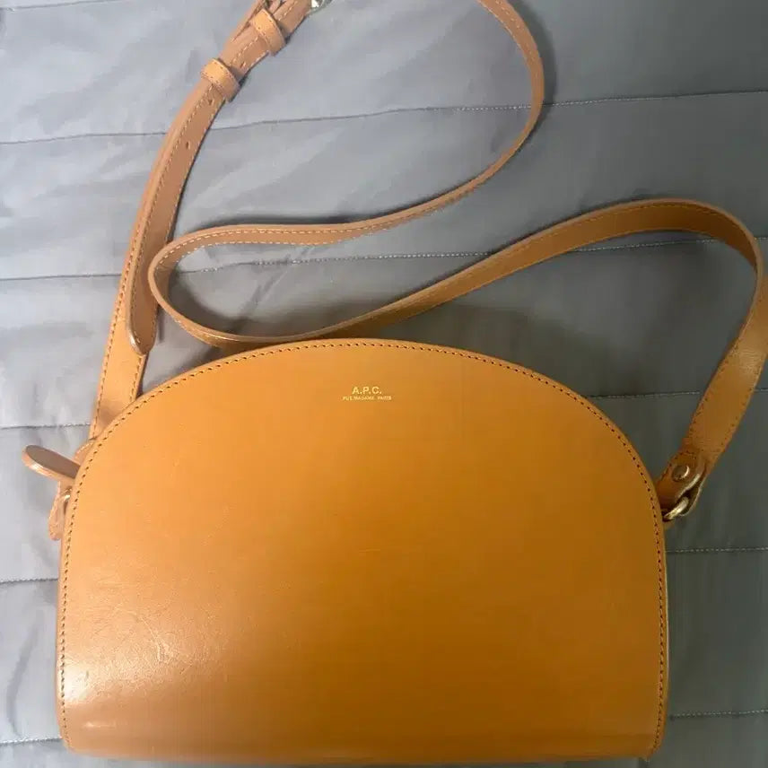 [BUNJANG] A.P.C. Gabriel Bag Camel Leather / A.P.C. 가브리엘 백 카멜