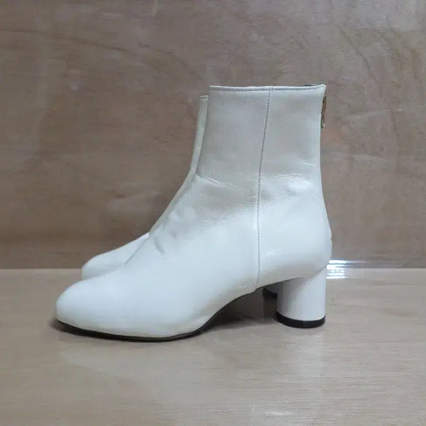 [BUNJANG] HURULUK GUJE White Walker Boots / 후루룩구제2 235 부띠끄 헤르원 화이트 워커 부츠 260712