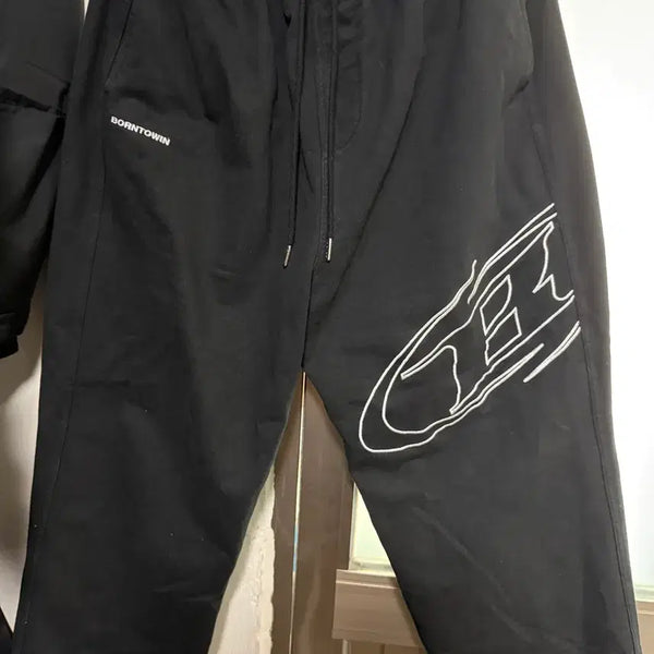 [BUNJANG] Born to Win Embroidered Pants Size 1 / 본투윈 자수 바지 1사이즈