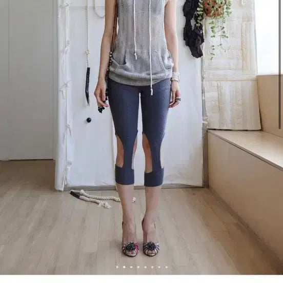 [BUNJANG] Collosence Curve Capri Leggings Grey / 콜로신스 커브 카프리 레깅스 그레이