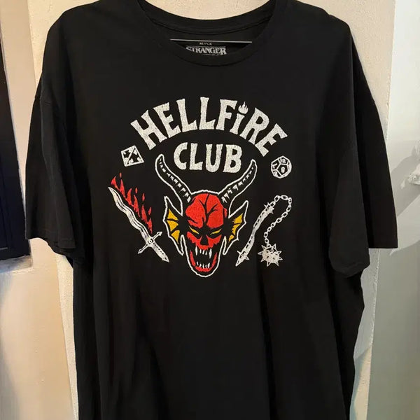 [BUNJANG] Netflix Stranger Things Hellfire Club Graphic T-Shirt 2XL / Netflix Stranger Things 헬파이어클럽 반팔티 2XL