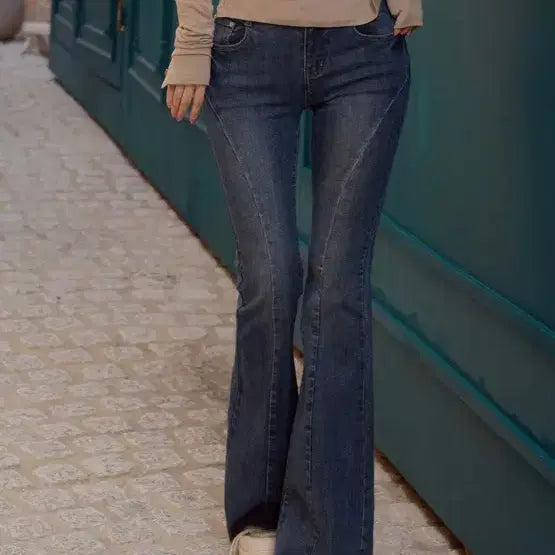 [BUNJANG] Guanine Rib Volume Up Cut Wide Bootcut Jeans Karina / 골반볼륨업 중진청 절개 와이드 부츠컷_골반뽕 청바지 카리나