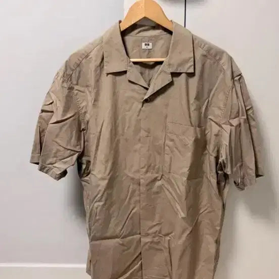 [BUNJANG] Uniqlo Men's Short Sleeve Open Collar Shirt - Beige / 유니클로 셔츠 베이지색 남성 반팔