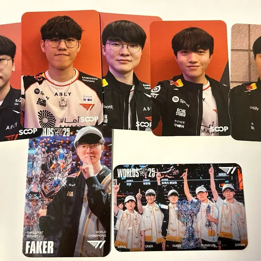 [BUNJANG] T1 Faker Worlds Skin Photocard & Soop Photocard Bundle Set / msi 페이커 월즈 스킨 포카 및 soop 포카 일괄 양도 합니다!