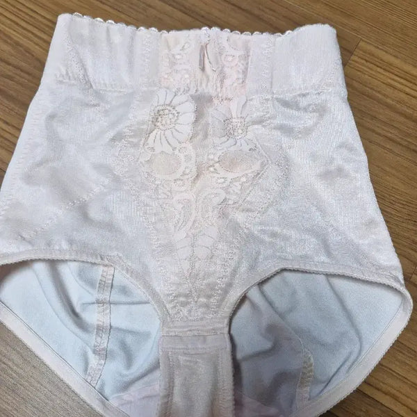 [BUNJANG] Nouvel Mari Triangle Girdle Size 70 / 누벨마리 삼각거들  70