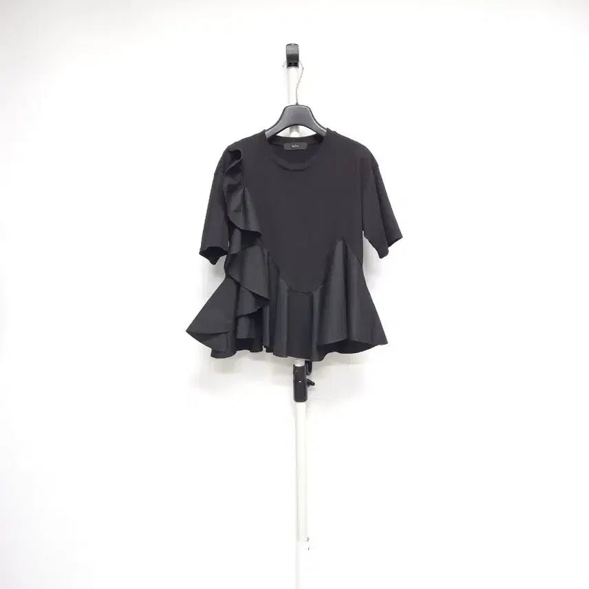 [BUNJANG] Satin Black Ruffle Blouse / 새 샤틴 SATIN 춘하 블랙 러블 블라우스 55