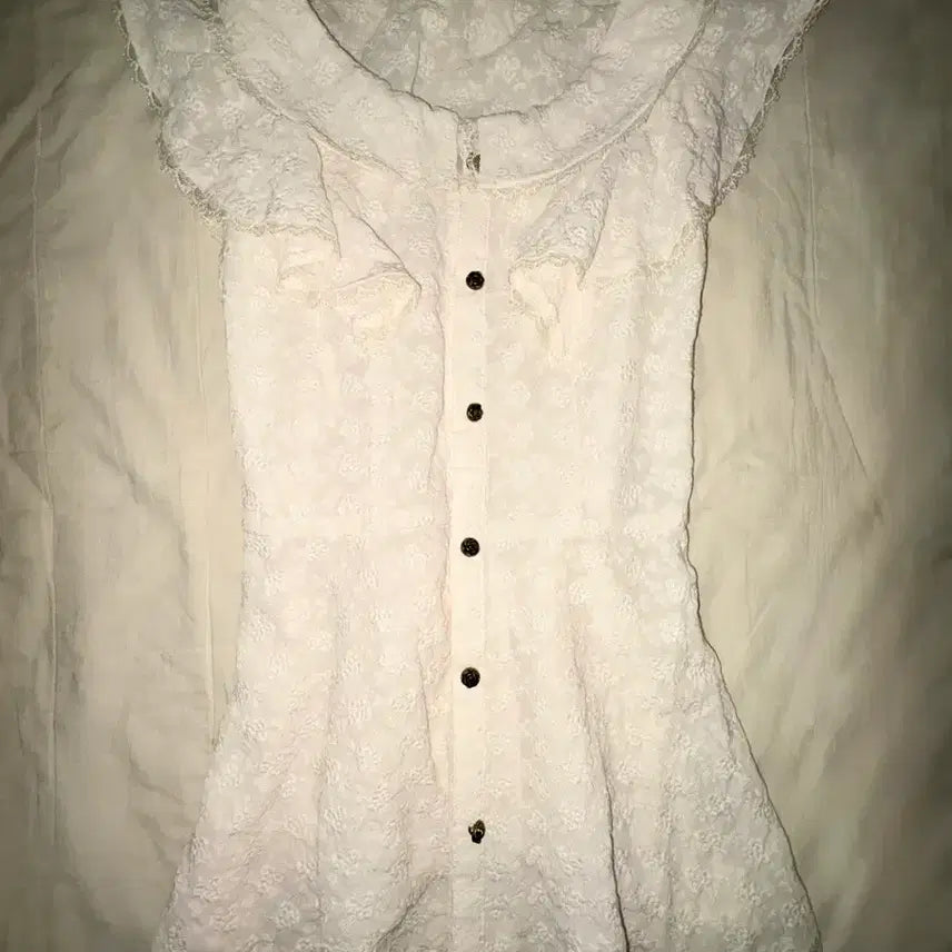 [BUNJANG] Axis Farm Lace Rose Button Top / 엑시즈팜 레이스 로즈버튼 탑 로걀탑 히메갸루 오네갸루 페어리
