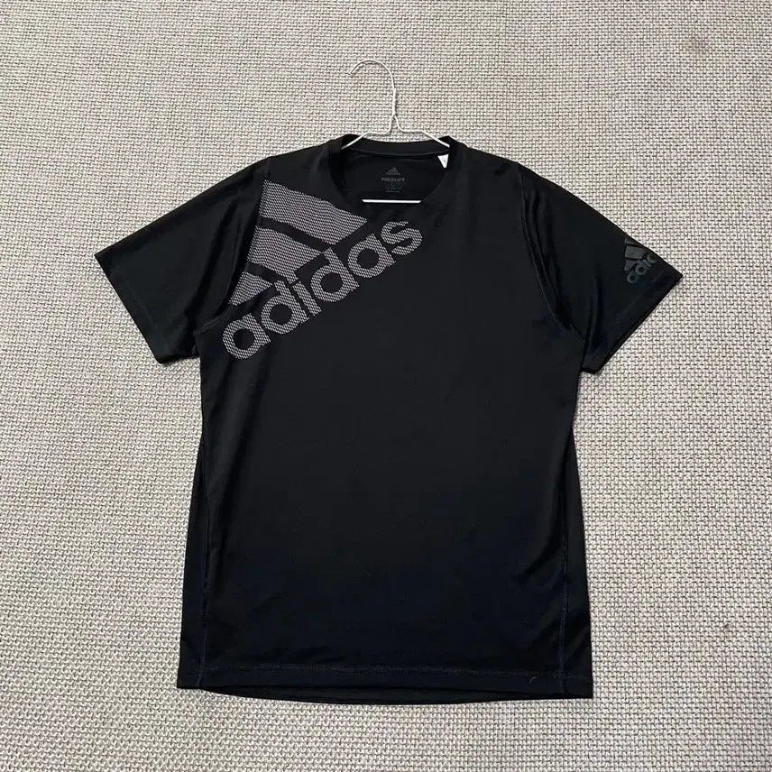[BUNJANG] Adidas Functional T-Shirt (Size L) / L 아디다스 기능성 반팔티 B.8531
