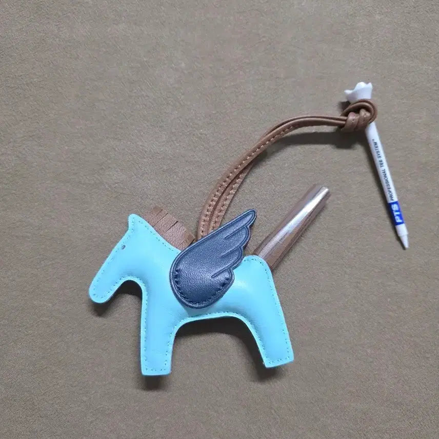 [BUNJANG] Pegasus Golf Ball Marker & Keychain Light Blue / 페가수스 키링 라이트 블루 골프 티걸이
