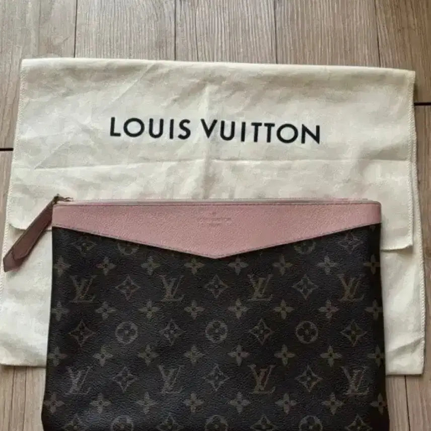 [BUNJANG] Louis Vuitton Monogram Daily Clutch Bag / 정품 루이비통 모노그램 데일리 클러치백 정품