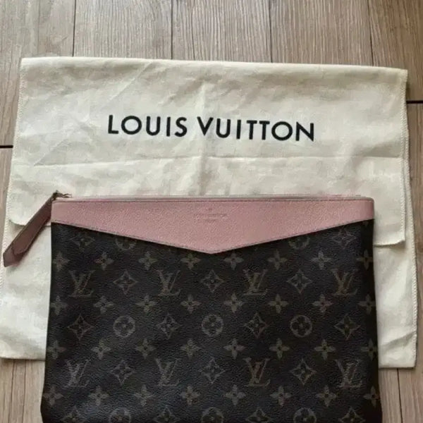 [BUNJANG] Louis Vuitton Monogram Daily Clutch Bag / 정품 루이비통 모노그램 데일리 클러치백 정품
